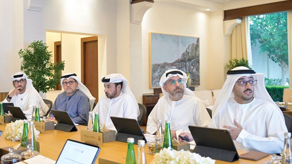 حمدان بن محمد بن زايد يترأس اجتماع مجلس الأنظمة الذكية ذاتية الحركة