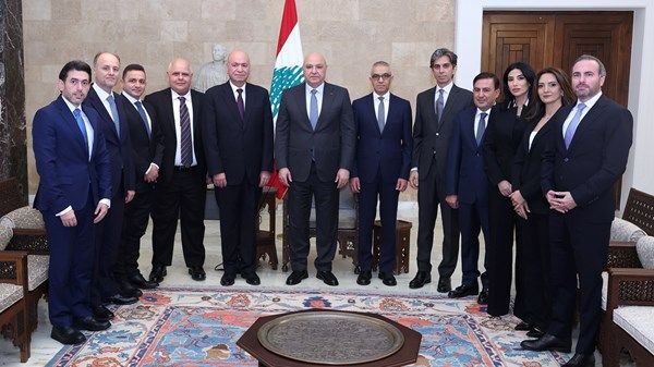 الرئيس اللبناني يدعو القضاة لعدم الخضوع للضغوط