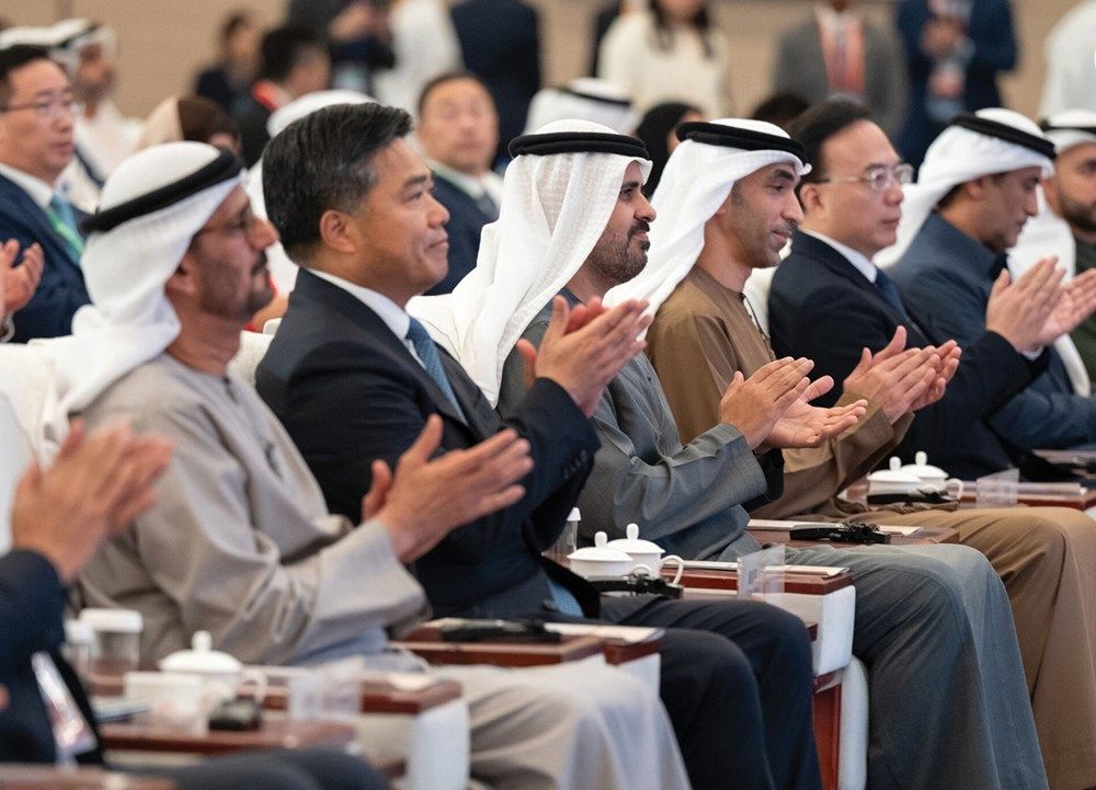 ذياب بن محمد بن زايد يحضر المؤتمر الصيني الإماراتي للتعاون الاقتصادي والتجاري في شنغهاي