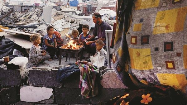 مسؤولون في منظمات إغاثية لـ«الاتحاد»: المساعدات الواردة إلى غزة لا تكفي للاحتياجات الأساسية