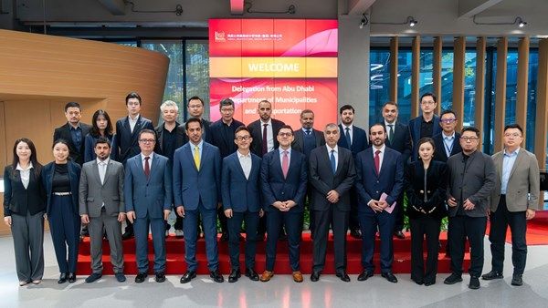 أبوظبي تستكشف «المدن الإسفنجية» وتقنيات الذكاء الاصطناعي الحضرية في الصين