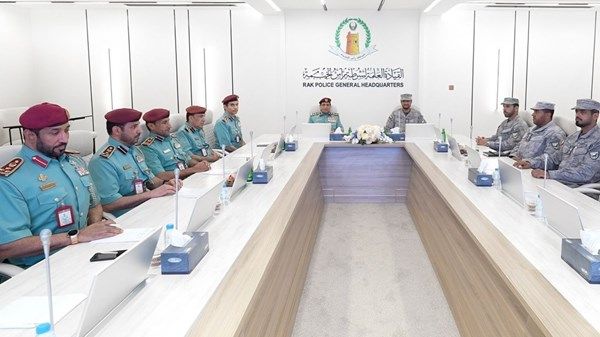 قائد الحرس الوطني يزور شرطة رأس الخيمة تعزيزاً للتعاون الأمني المشترك