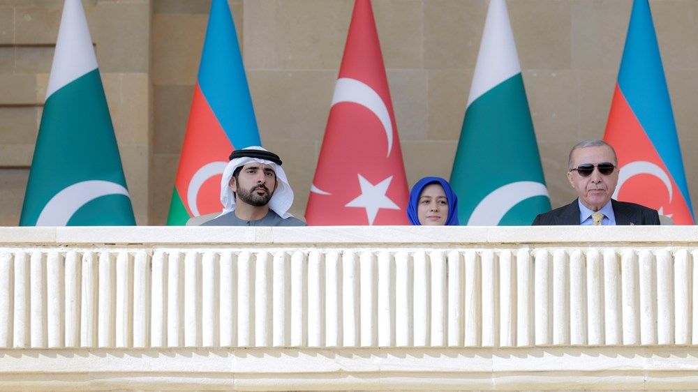 نيابة عن رئيس الدولة.. حمدان بن محمد يحضر احتفالات أذربيجان بـ«يوم النصر»