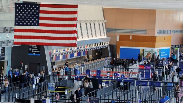 أميركا تحذر من تقليص الرحلات الجوية 20% إذا استمر الإغلاق الحكومي