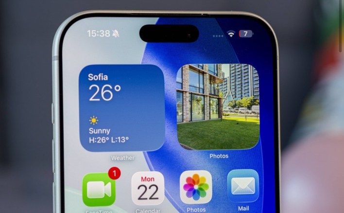 تكنولوجيا: ترقية كبيرة في كاميرات السيلفي بجميع طرازات آيفون 18