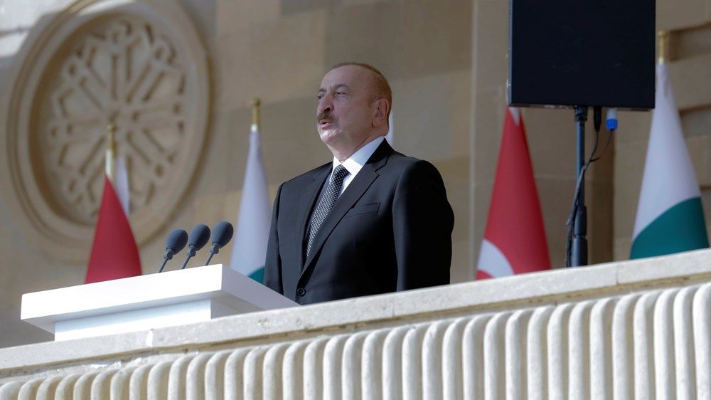 نيابة عن رئيس الدولة.. حمدان بن محمد يحضر احتفالات أذربيجان بـ«يوم النصر»