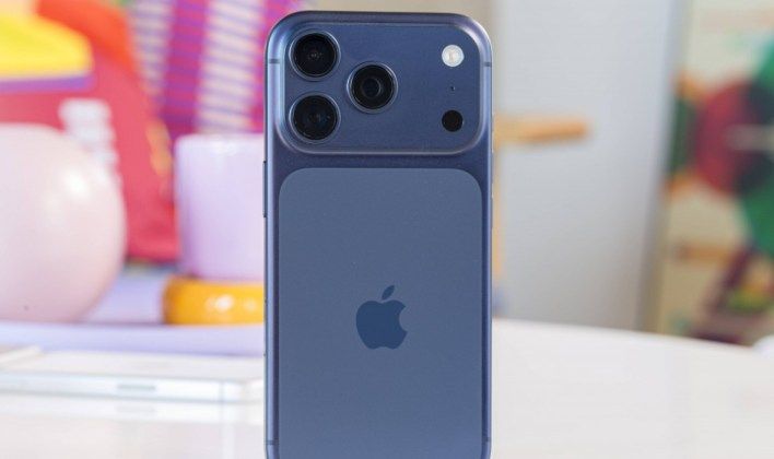 تكنولوجيا: تصميم خلفي جديد ومثير لاهتمام في iPhone 18 Pro مع فتحة شاشة أصغر