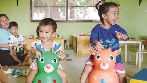 «خليفة التربوية» تنظّم ندوة دولية حول تجربة مراكز الرعاية النهارية للأطفال بكمبوديا