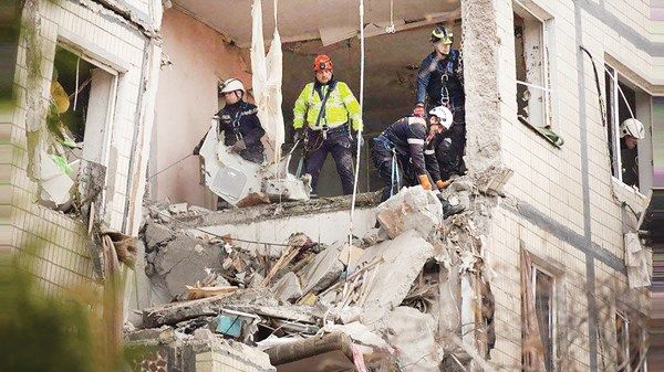 روسيا وأوكرانيا تتبادلان الهجمات على منشآت الطاقة