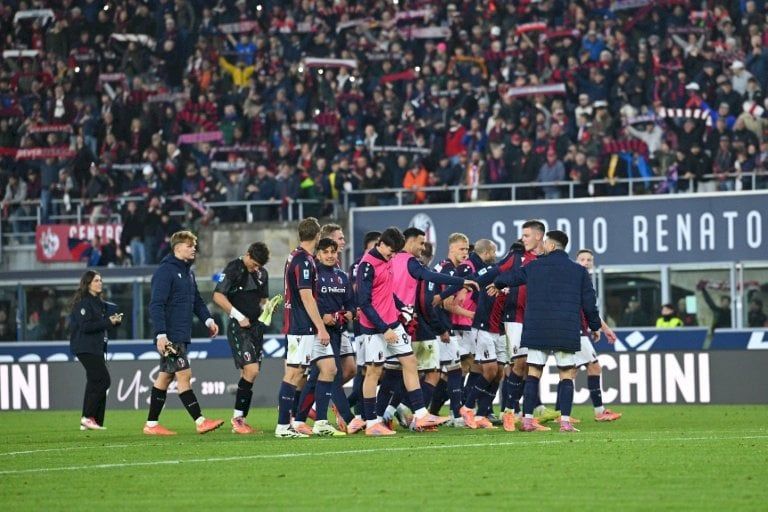 بطولة إيطاليا: بولونيا يسدي خدمة لقطبي ميلانو بإسقاطه نابولي