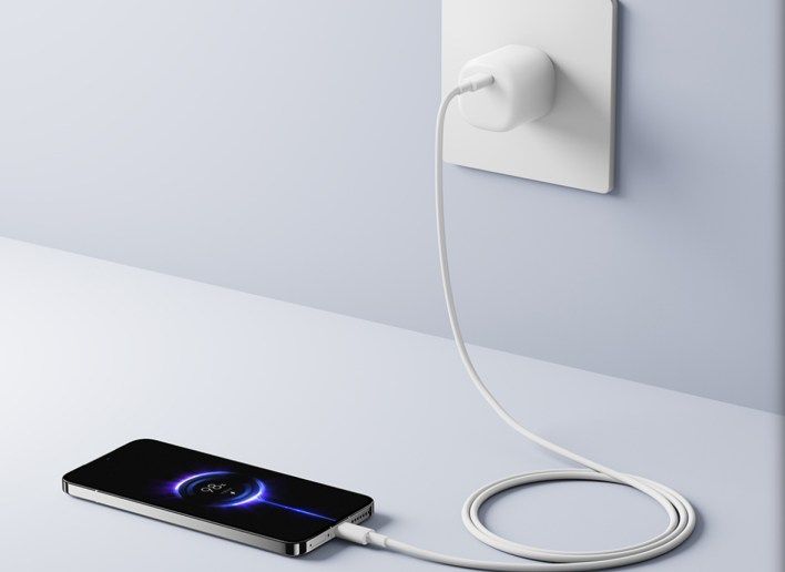 تكنولوجيا: شاومي تطلق شاحنًا سريعًا مدمجًا بتصميم قابل للطي ودعم متعدد للبروتوكولات