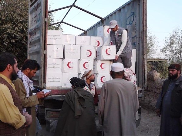 الإمارات تتصدر المشهد الإنساني في أفغانستان