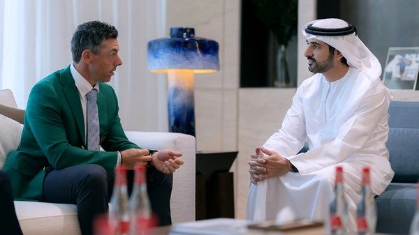 حمدان بن محمد يلتقي روري ماكلروي المتوج ببطولة «جولة دي بي ورلد للجولف» لست مرات