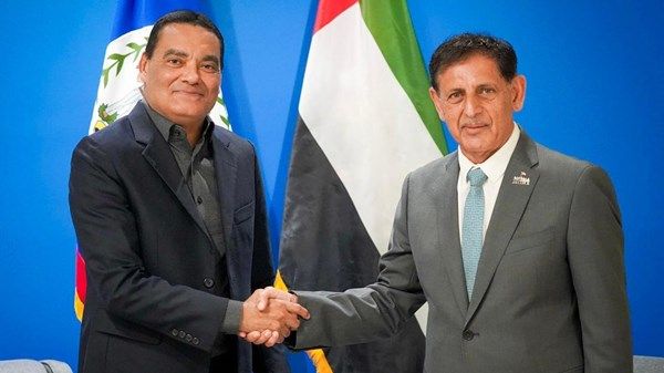 سفير الإمارات يقدم أوراق اعتماده إلى وزير خارجية دولة بليز