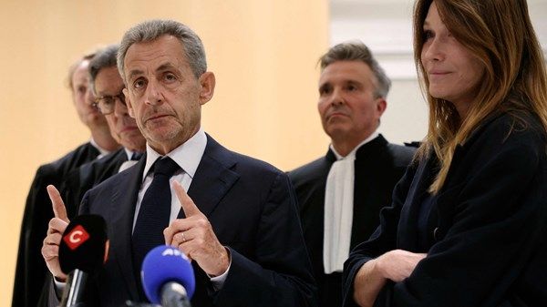 القضاء الفرنسي يأمر بالإفراج عن ساركوزي