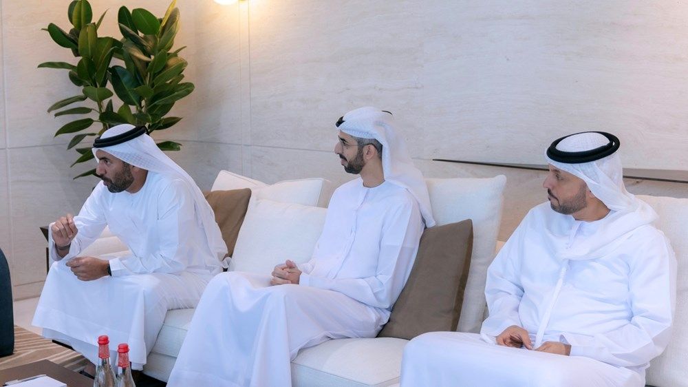 حمدان بن محمد يلتقي روري ماكلروي المتوج ببطولة «جولة دي بي ورلد للجولف» لست مرات