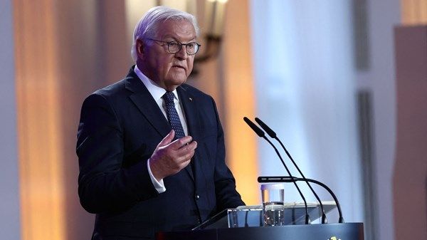 الرئيس الألماني يطلب من الأحزاب مكافحة اليمين المتطرف