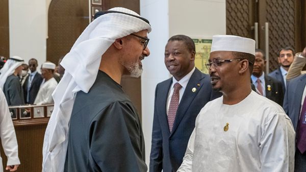 بحضور الرئيس التشادي.. خالد بن محمد بن زايد يشهد افتتاح فعاليات منتدى الإمارات - تشاد للتجارة والاستثمار