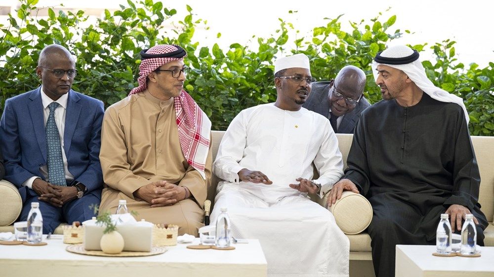 رئيس الدولة ورئيس تشاد يبحثان علاقات التعاون بين البلدين