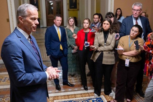 "الشيوخ الأميركي" يصوت لإنهاء الإغلاق الحكومي