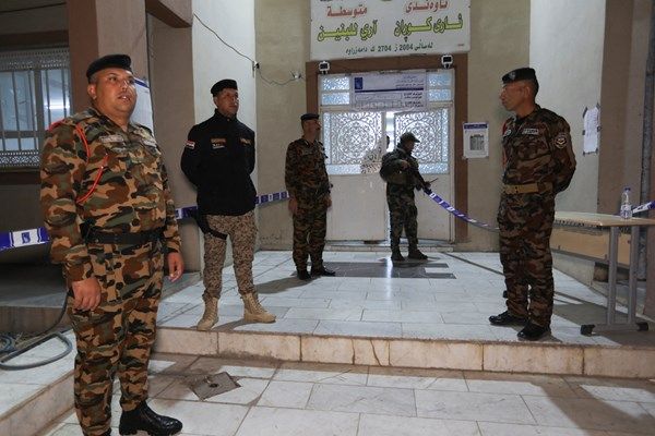 العراقيون يتوجهون إلى صناديق الاقتراع لاختيار برلمان جديد