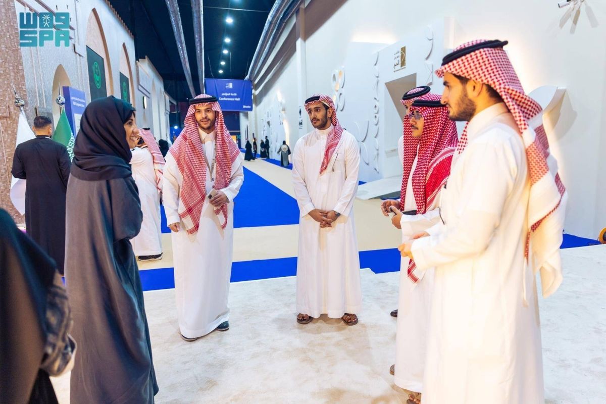 طلاب الإعلام يتعرفون على تجربة «المراسل الميداني»