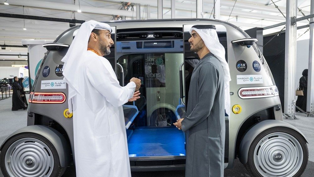 زايد بن محمد بن زايد يزور معرض «دريفت إكس» 2025