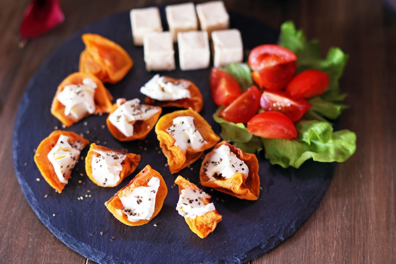 اليابان | رحلة في نكهات الكاكي اليابانية: من الحلويات التقليدية إلى الأطباق العصرية