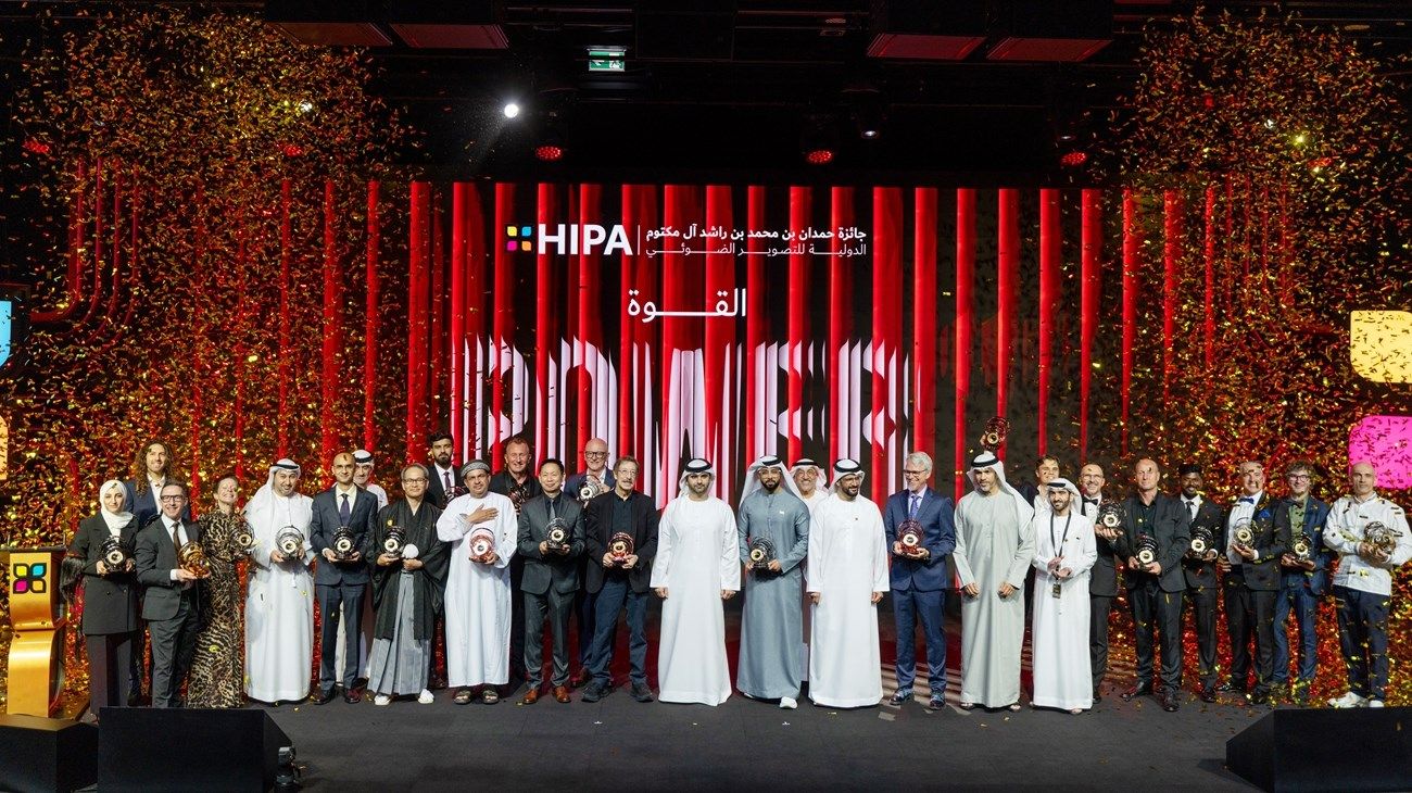 منصور بن محمد يُكرِّم الفائزين بجائزة حمدان بن محمد الدولية للتصوير