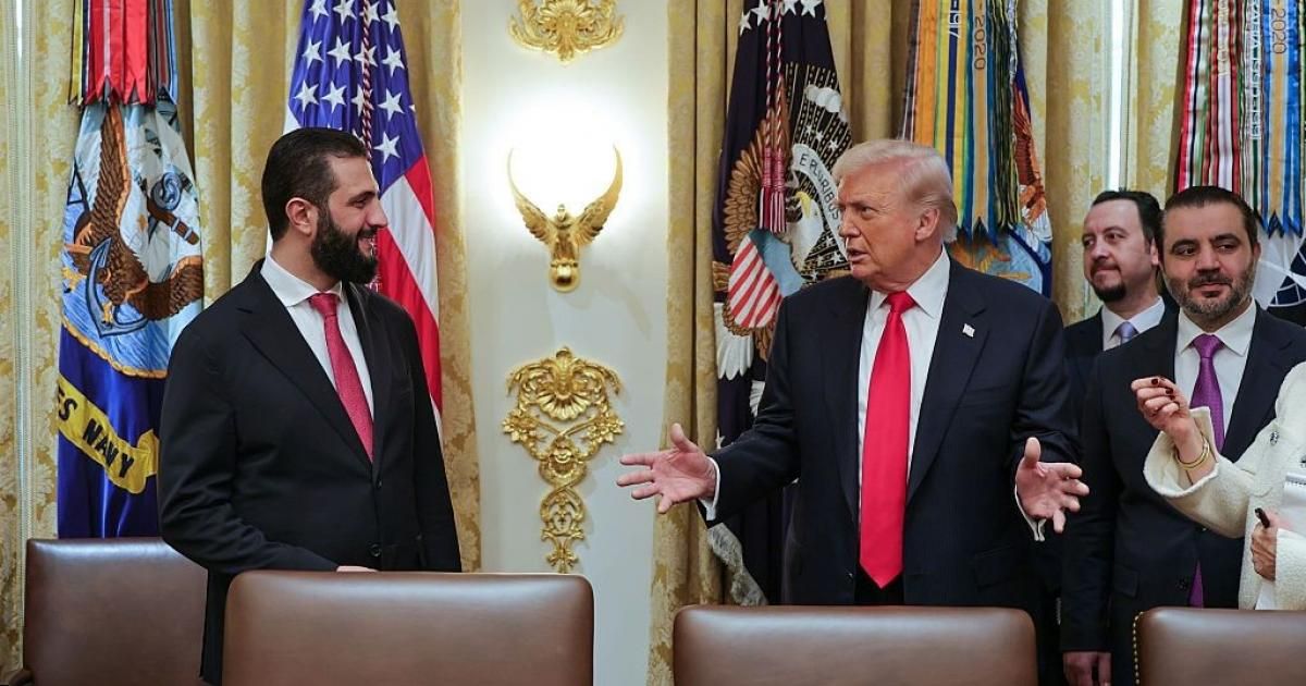 بالصور: ترامب والشرع يجتمعان بالبيت الأبيض وتعليق عقوبات قيصر