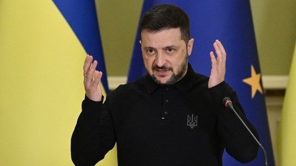 زيلينسكي يدعو وزيري العدل والطاقة إلى الاستقالة