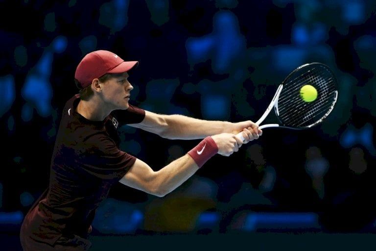 ايه تي بي الختامية: سينر ينهي دور المجموعتين بالعلامة الكاملة