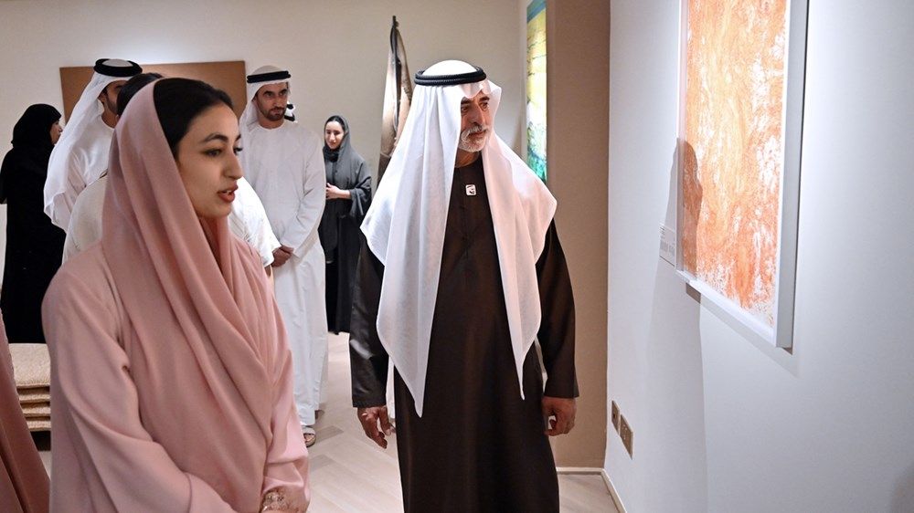خلال افتتاحه معرض «خارج النص».. نهيان بن مبارك: الإمارات مركز عالمي للحوار الثقافي بفضل رؤية القيادة