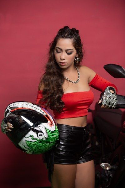 تحديث بالفيديو- إيفا ماضي تحقّق نجاحًا لافتًا بأغنية “الهيبة” وتتجاوز ثمانية ملايين مشاهدة