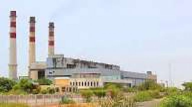 تفاقم أزمة الكهرباء في عدن وارتفاع العجز إلى 16 ساعة ليلاً