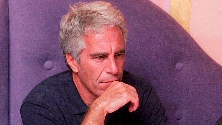 جيفري إبستين: الملياردير الذي أسقطته تهم استغلال القاصرات والإتجار بالبشر