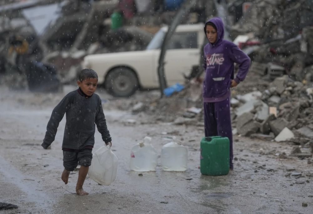 الشتاء يفتح جبهة جديدة على النازحين في غزة