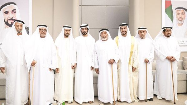 خليفة بن طحنون يحضر أفراح المهيري والظاهري