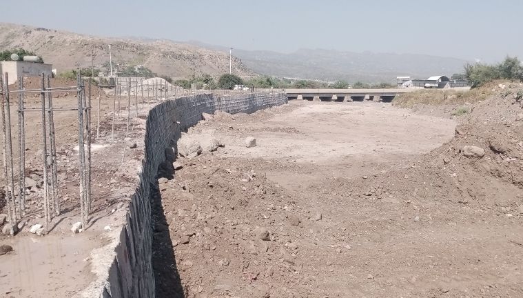 جسر الجنات" في إب يتنفس الأمان: انتصار الإرادة المجتمعية والقضاء على خطر سيول بعدان