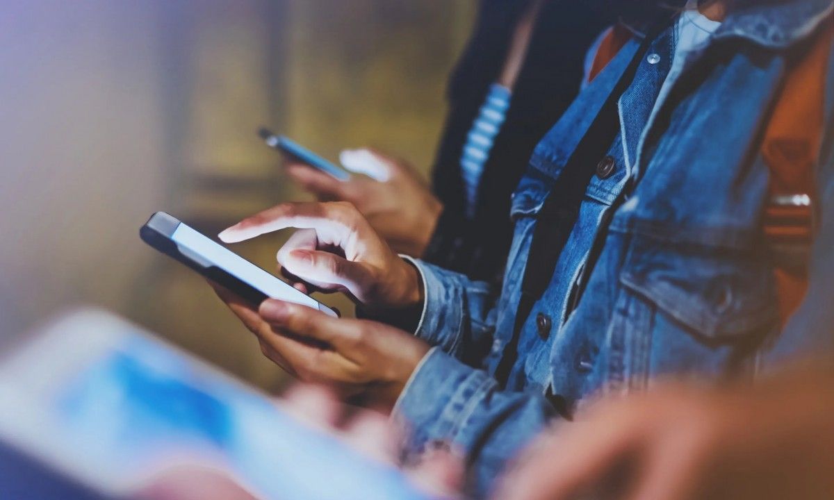 تكنولوجيا: Meta تتيح الدردشات الخارجية لمستخدمي WhatsApp في أوروبا