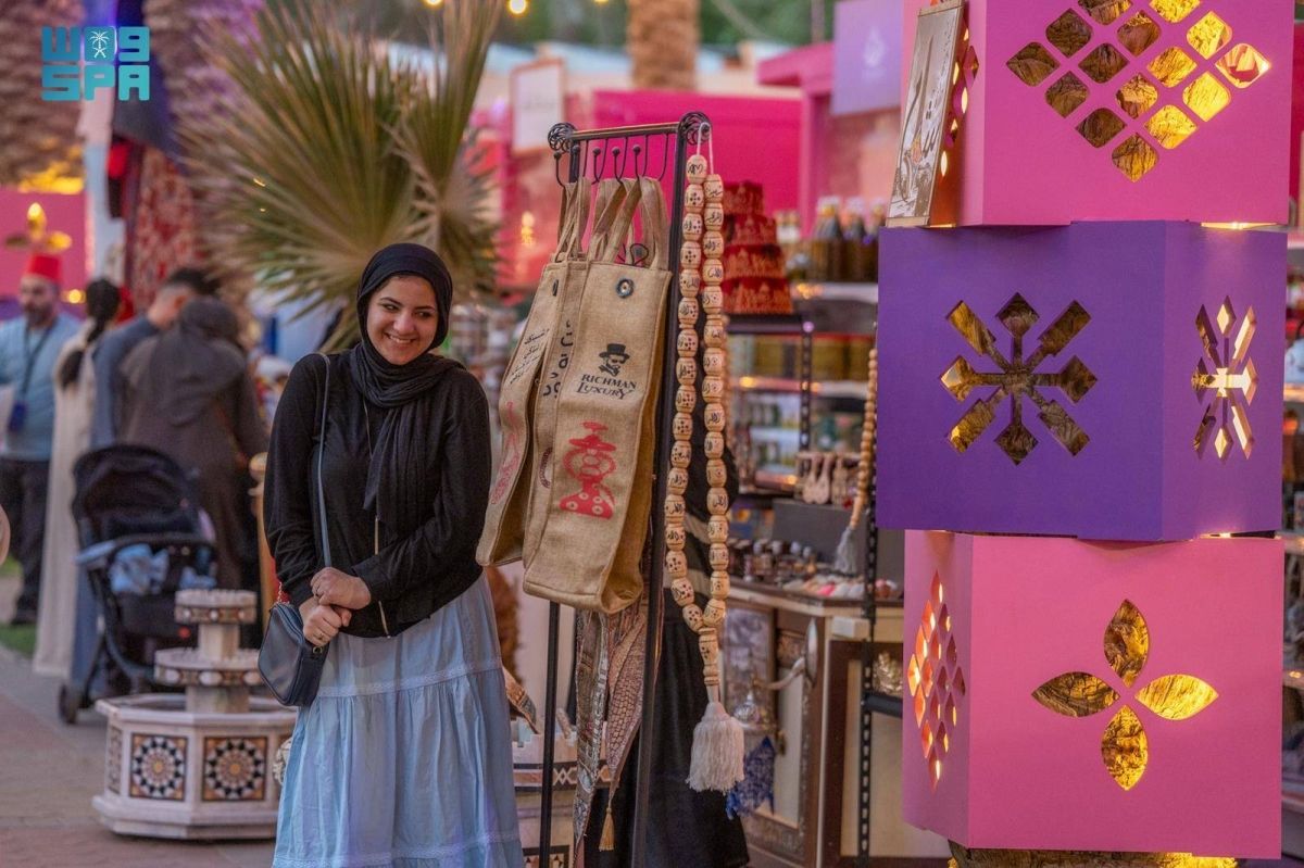 حضور جماهيري كبير 
في أولى ليالي «أيام الثقافة المصرية»