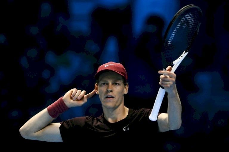 أيه تي بي الختامية: سينر يسترد اعتباره من ألكاراس ويحتفظ باللقب