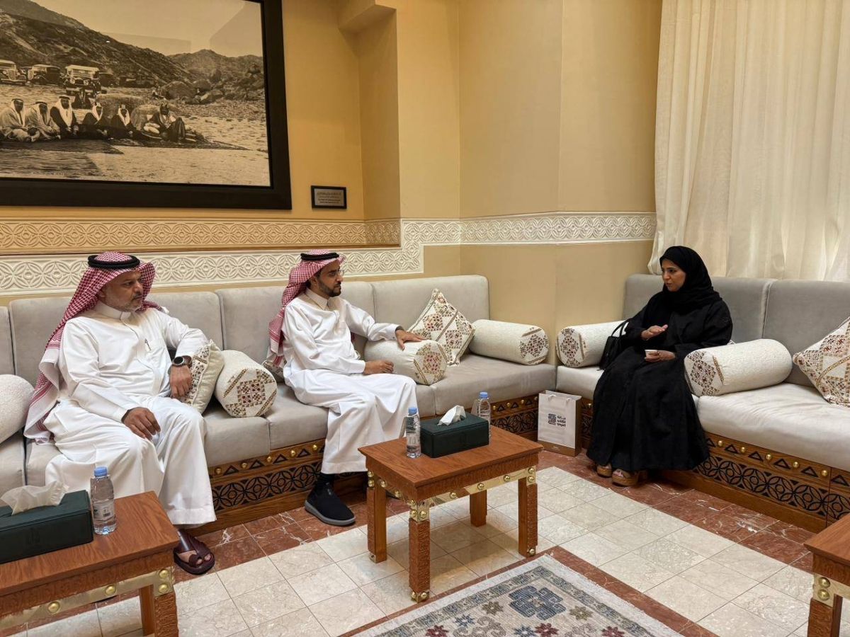 وفد من جائزة الكتاب العربي القطرية يزور وزارة الثقافة السعودية ومؤسسات ثقافية وأكاديمية وإعلامية