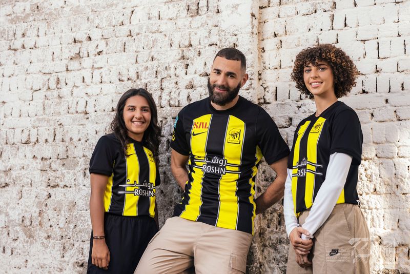 بنزيما متردد بشأن مستقبله مع الاتحاد