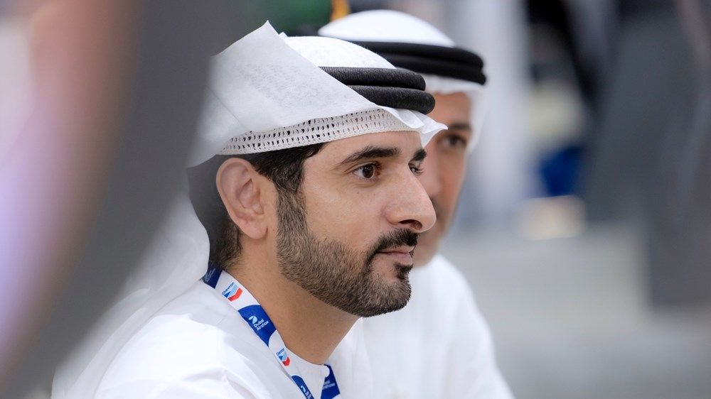 حمدان بن محمد يلتقي وزير الدفاع في مونتينيغرو ويبحث معه مستقبل التعاون بين البلدين