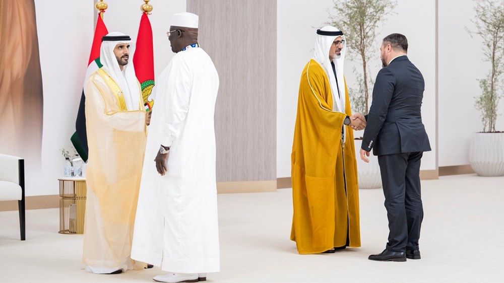 خالد بن محمد بن زايد وحمدان بن محمد بن راشد يستقبلان الوفود المشاركة في معرض دبي للطيران