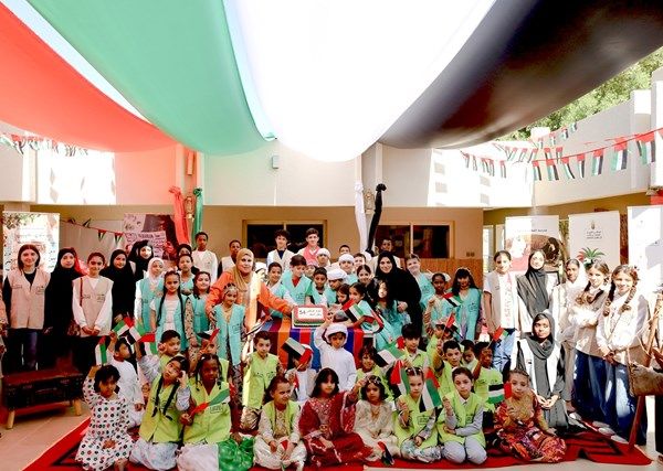 مكتبة أجيال المستقبل تحتفل بعيد الاتحاد الـ 54