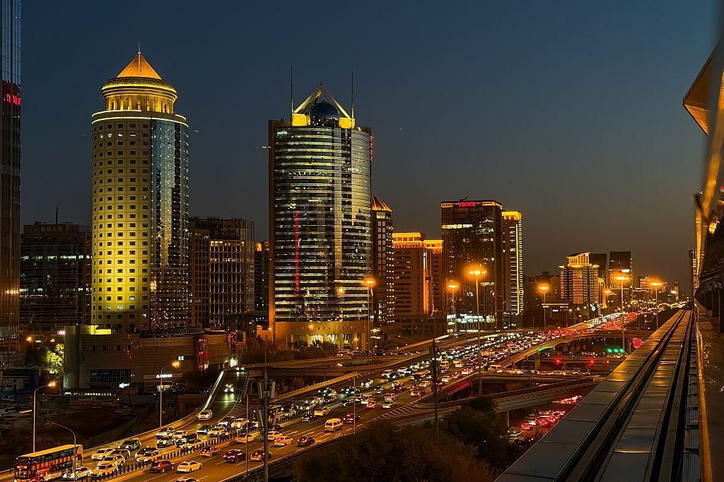 واشنطن بوست: ماذا وراء تغير موقف ترامب تجاه الرسوم الجمركية والهجرة؟