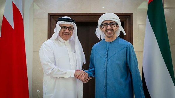 عبدالله بن زايد يستقبل وزير خارجية البحرين