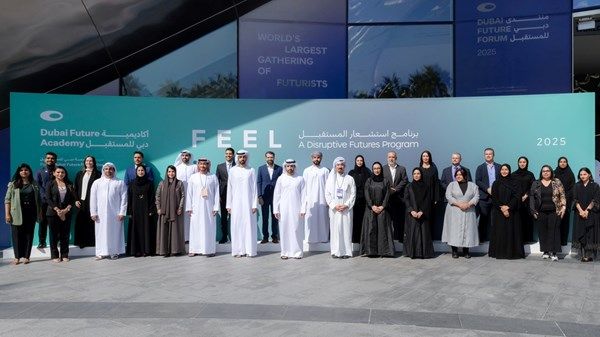 حمدان بن محمد يشهد جانباً من فعاليات "منتدى دبي للمستقبل 2025"